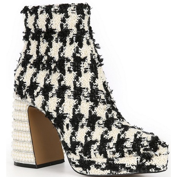 Betsey_Johnson
Raylan Houndstooth Platform Booties new.   #6 - Picture 7 of 9